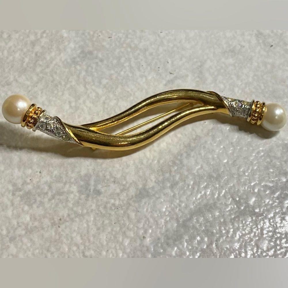 Vintage Avon Brooch